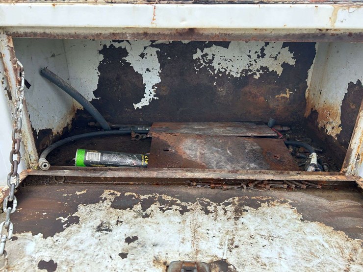 1989-mack-r690t-fuel-&-lube-truck-image-61