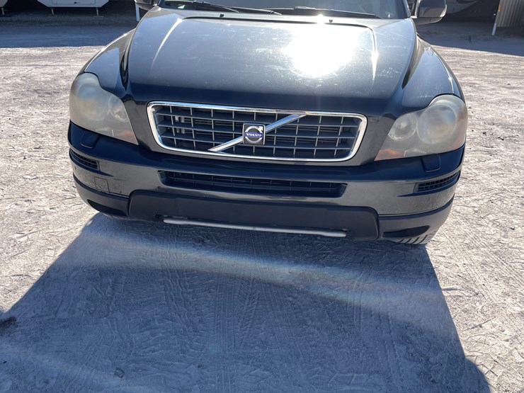 2010-volvo-xc90-image-21