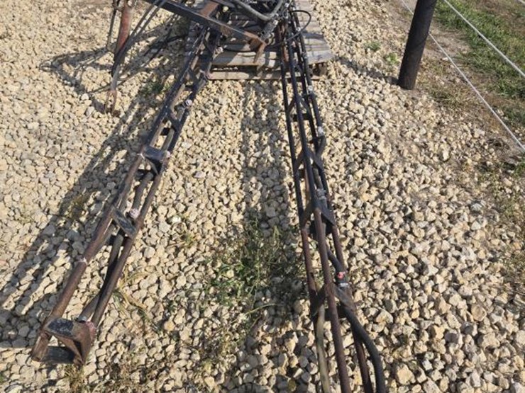 #5874-•-dempster-45'-sprayer-boom-image-5