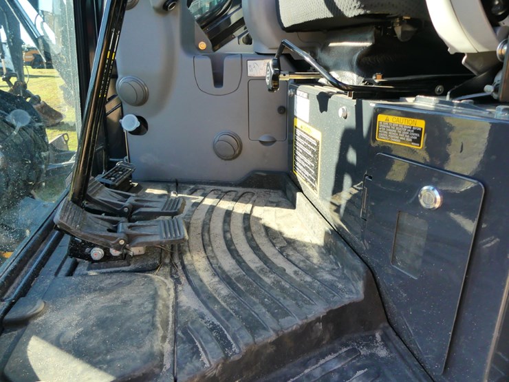 2024-john-deere-24-image-15