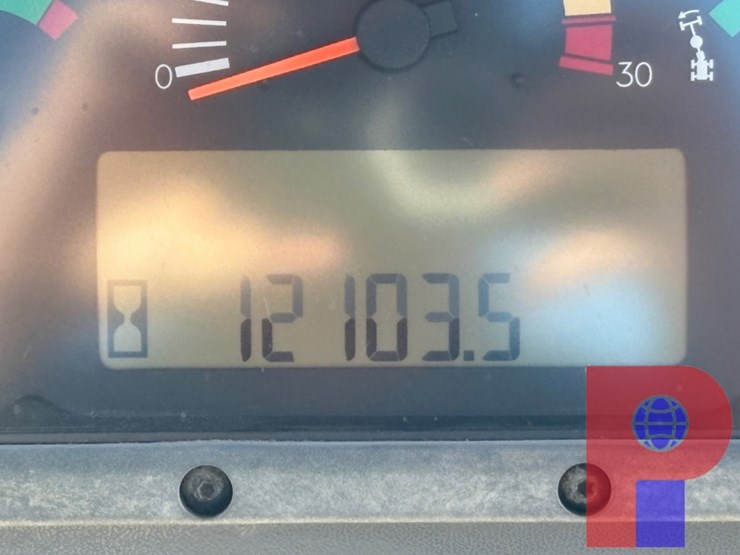 2012-caterpillar-140m2-image-11