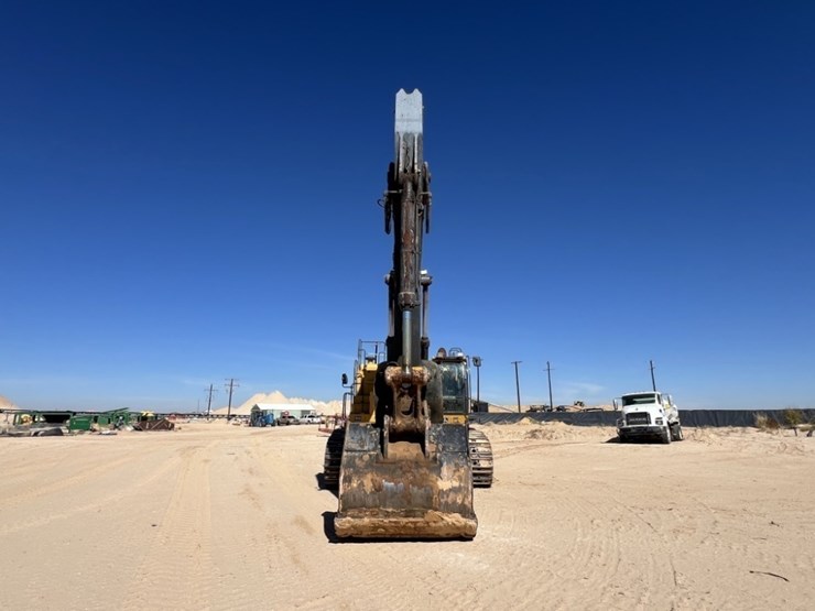 2019-deere-670g-lc-image-8