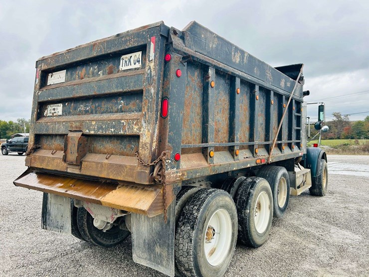 1999-freightliner-tri-axle-dump-truck-image-7