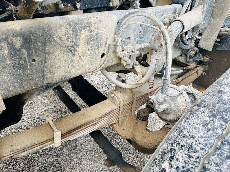 1999-freightliner-tri-axle-dump-truck-image-38