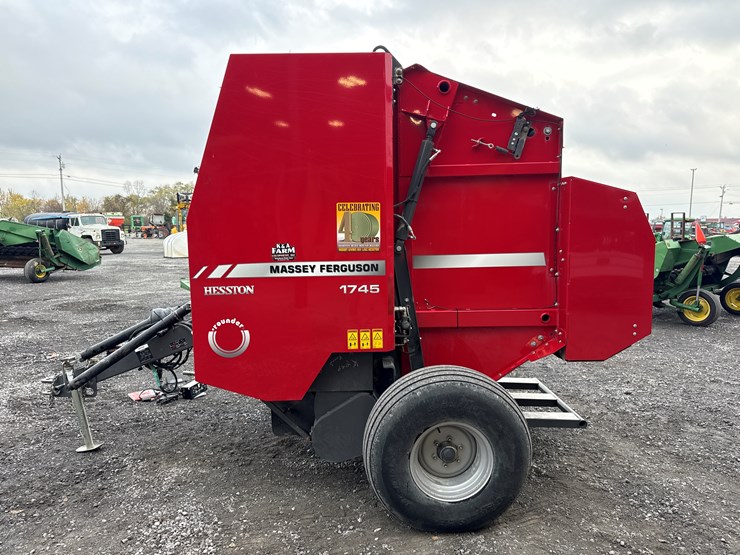 massey-ferguson-1745-image-11