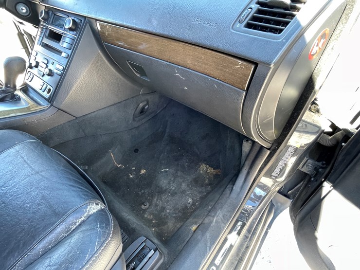 2010-volvo-xc90-image-76