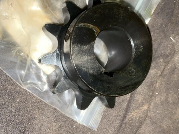 #763-•-bearings,-sprckets,-and-assorted-parts-image-20