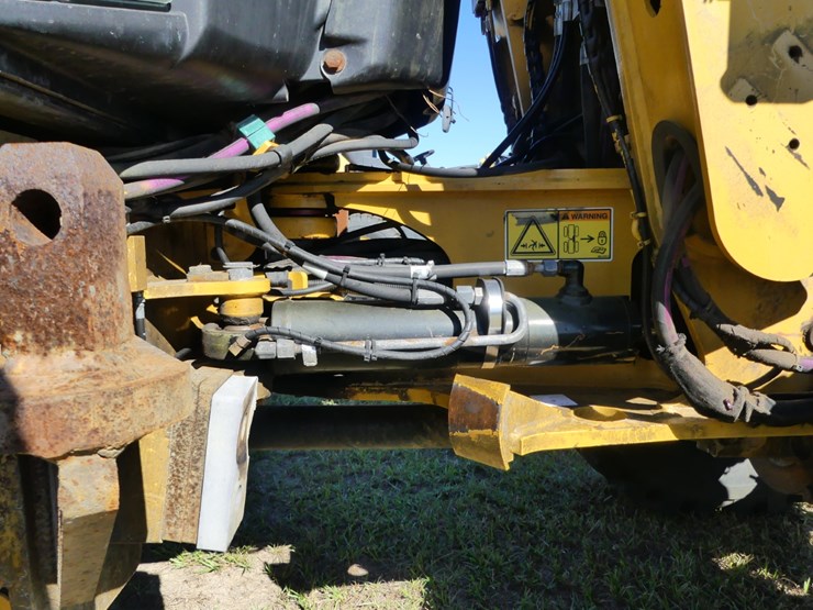 2018-caterpillar-906m-image-10