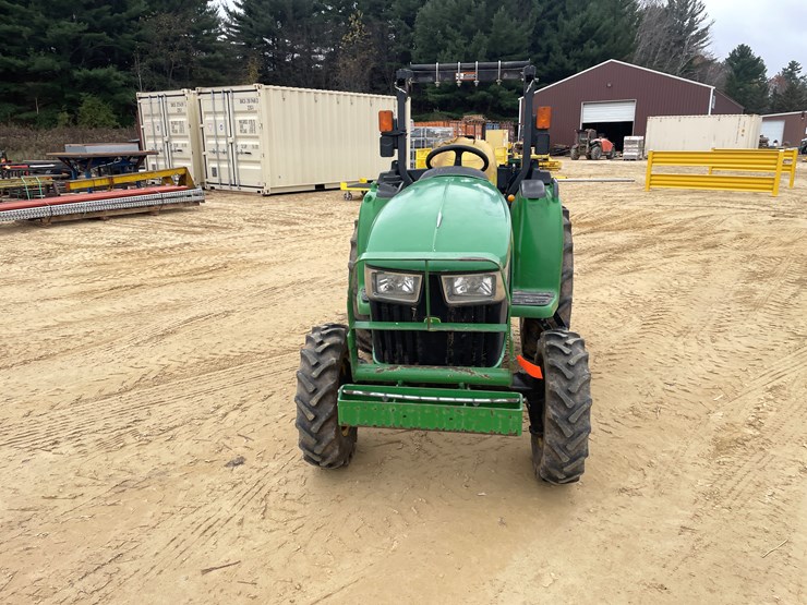 john-deere-3032e-image-2