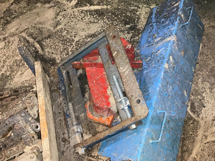 #151-•-mandrel-shaft-steel-strapping-and-misc.-image-3