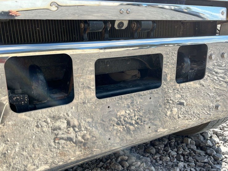 2020-freightliner-122sd-image-24