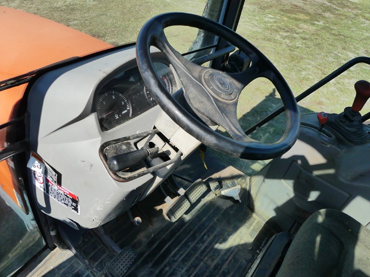 2009-kubota-m108s-image-14