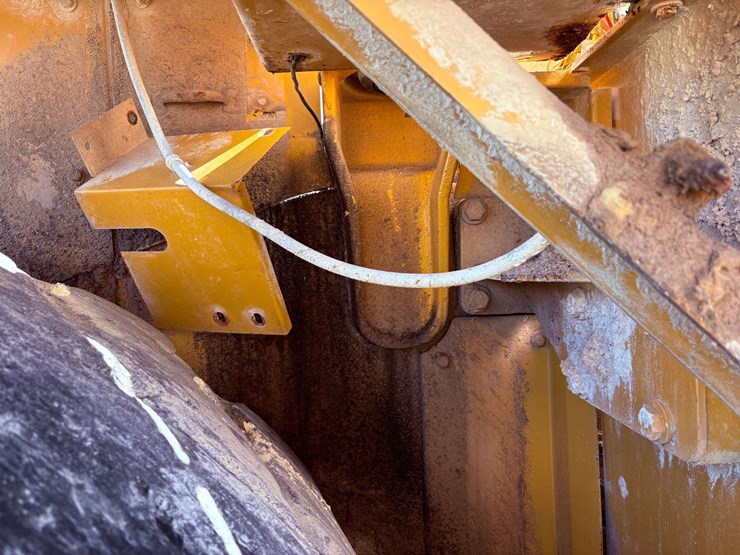 2001-caterpillar-988g-image-31