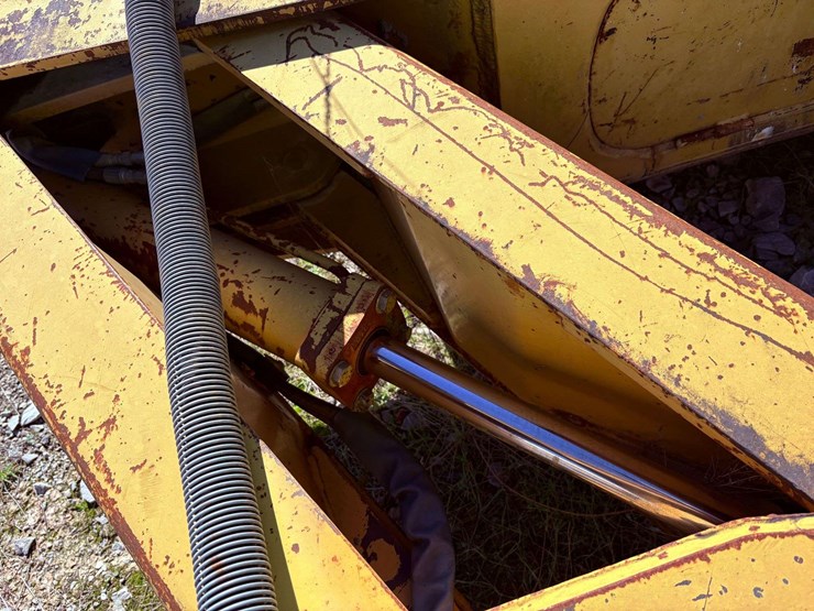 imac-cws-wl120-tire-manipulator-attachment-image-12