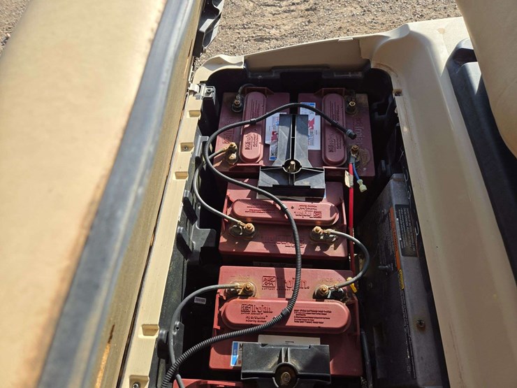 2017-club-car-precedent-golf-cart-image-14