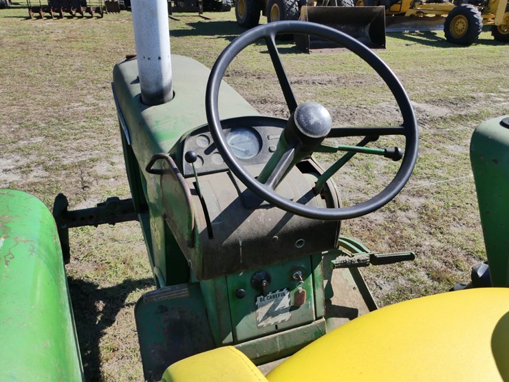 john-deere-2520-image-12