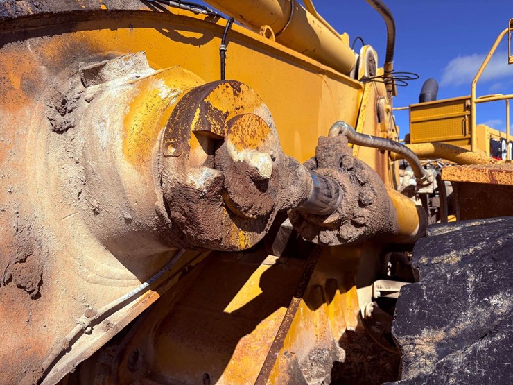 2001-caterpillar-988g-image-10