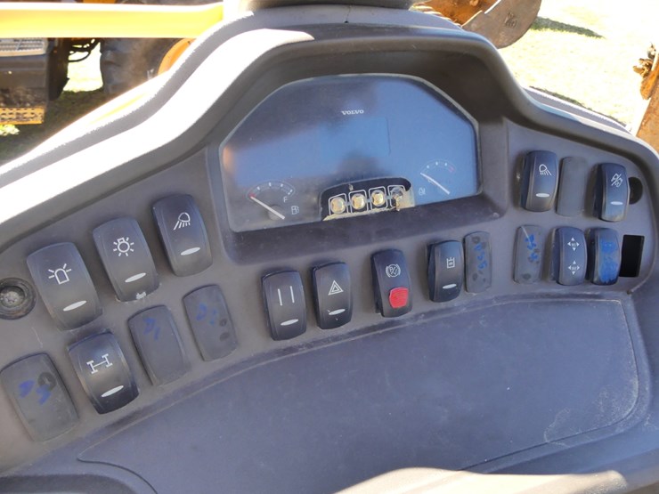 volvo-bl70b-image-18