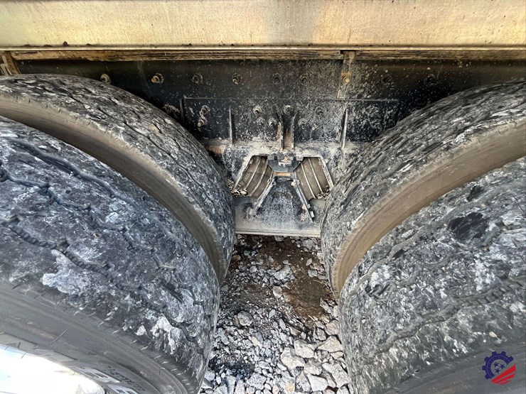 2020-freightliner-122sd-image-47