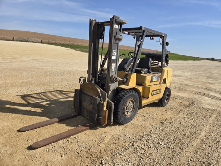 #5832-•-cat-gp40k2-fork-lift-image-1