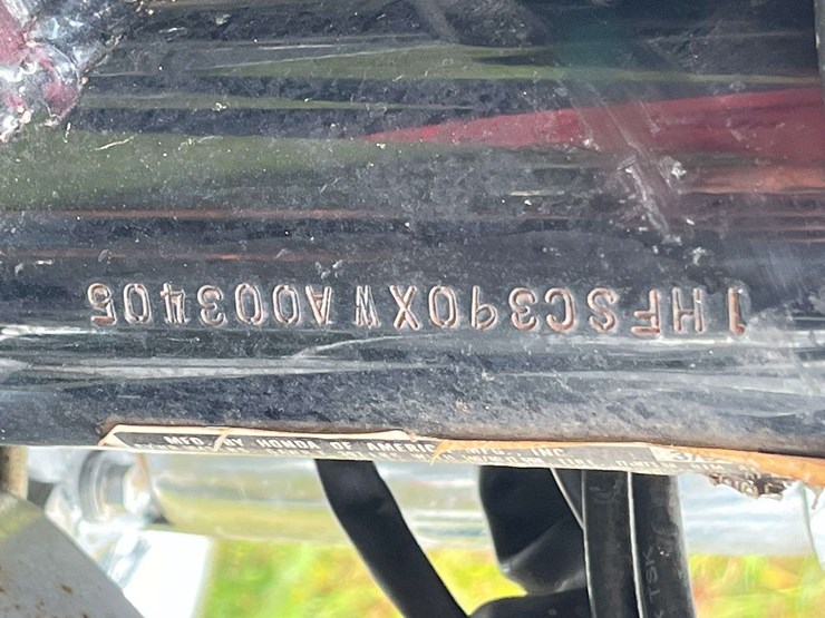 1998-honda-vt1100c3-shadow-aero-motorcycle-image-13