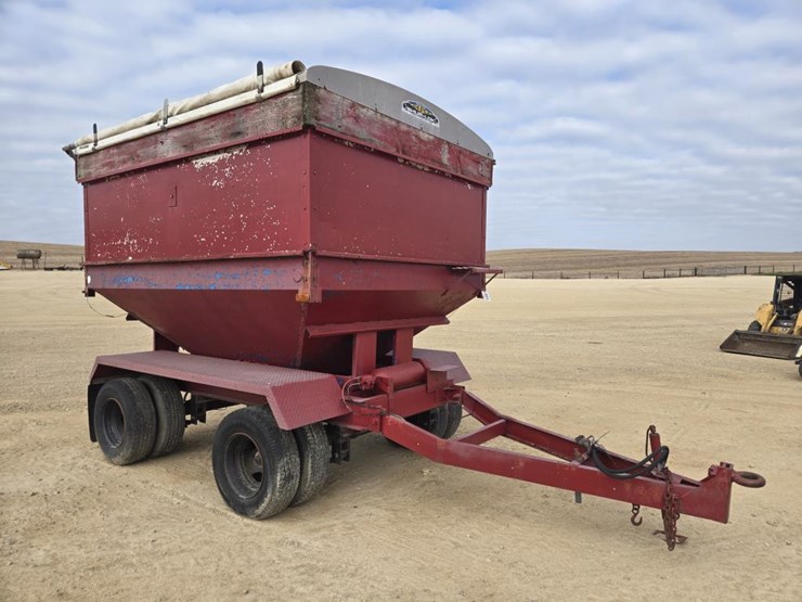 #5914-•-double-b-gravity-wagon-w/-shurr-lok-roll-tarp-image-3