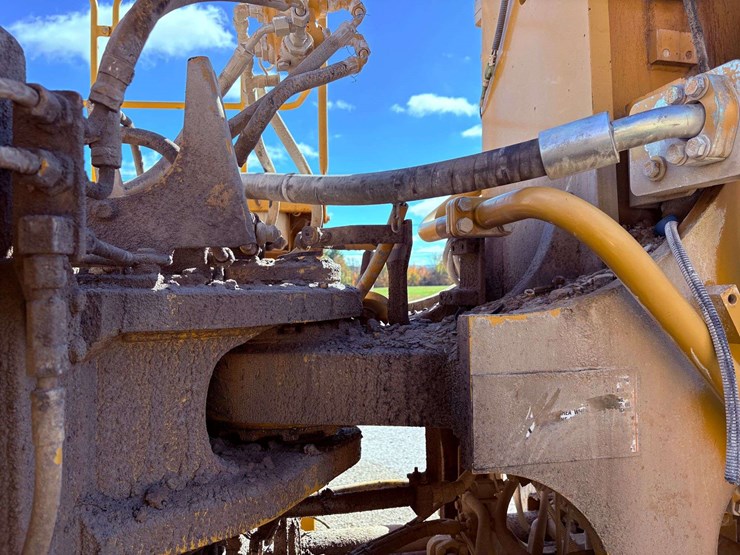 2001-caterpillar-988g-image-36