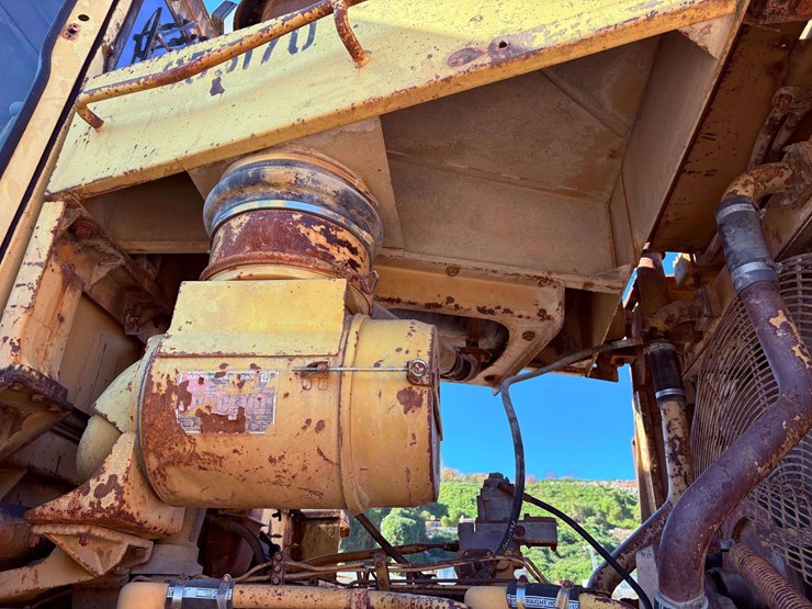 1984-caterpillar-d9l-image-32