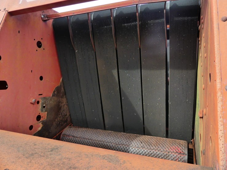 new-holland-650-image-9