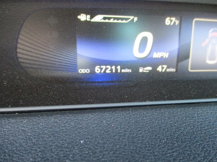 2016-toyota-mirai-sedan,-image-16