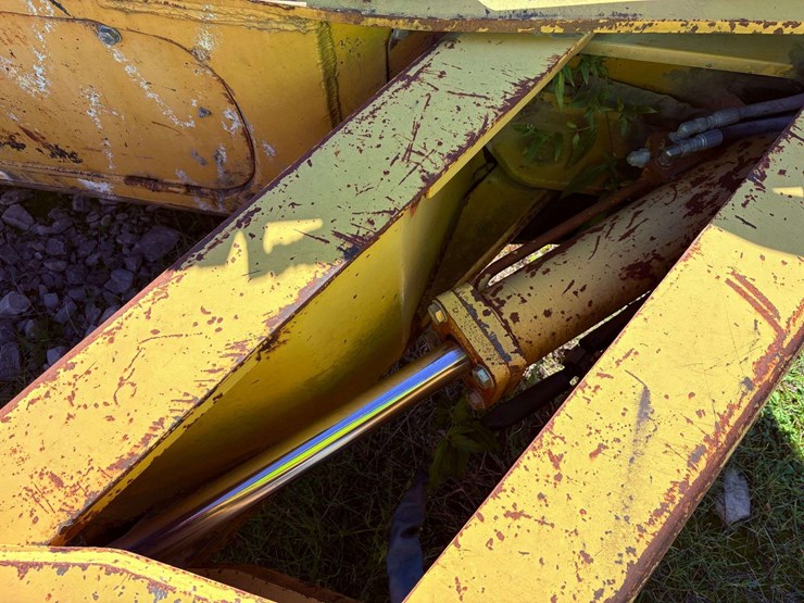 imac-cws-wl120-tire-manipulator-attachment-image-11