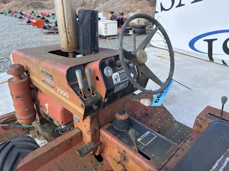 ditch-witch-2300-image-25