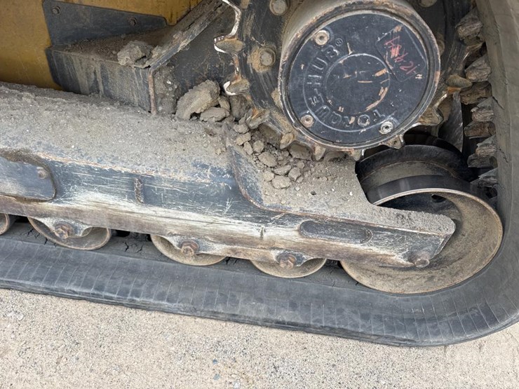 2019-deere-331g-image-41