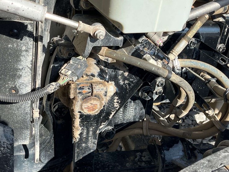 2020-freightliner-122sd-image-53