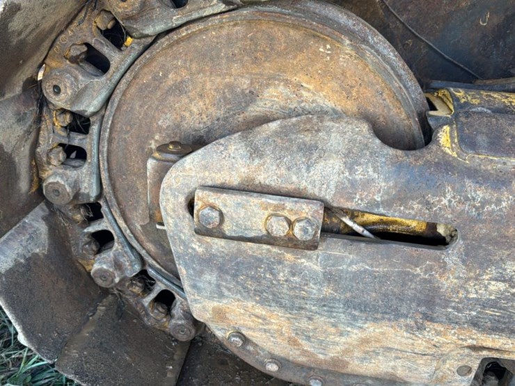 2008-deere-750j-xlt-image-12