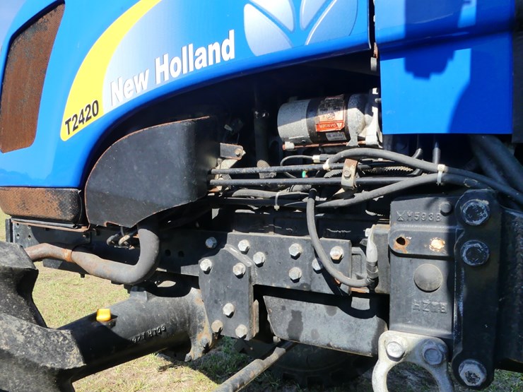 new-holland-t2420-image-8