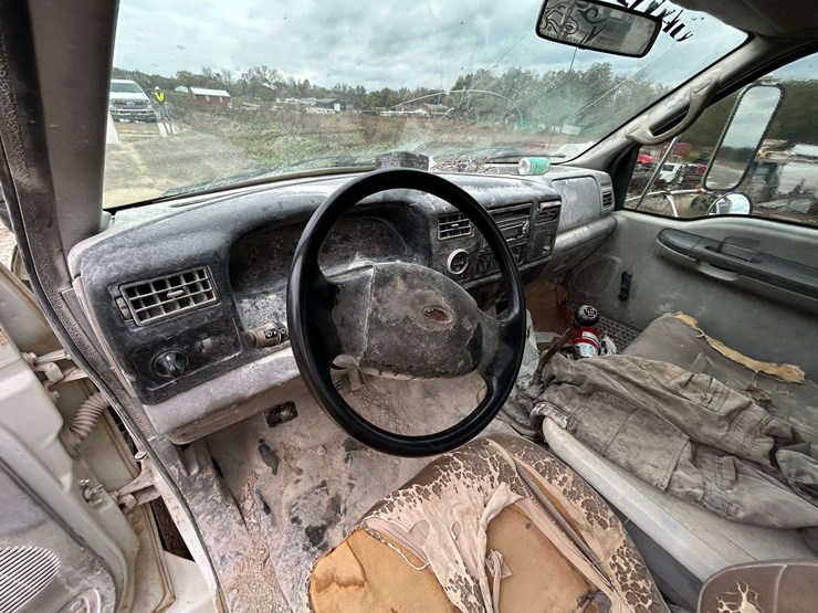 2000-ford-f650-image-61