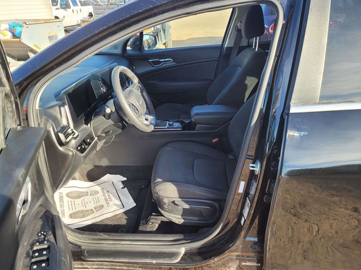 2023-kia-sportage-image-8