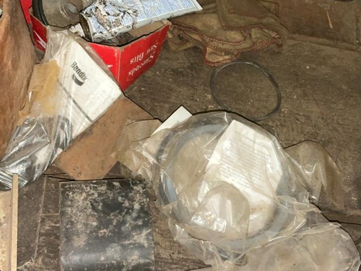 #754-•-wrenches,-tools,-miscellanous-parts-image-34