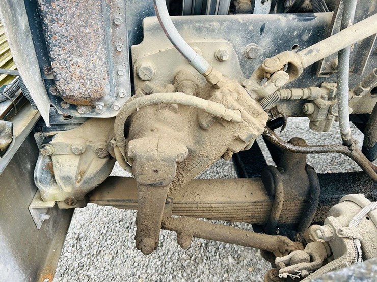 1999-freightliner-tri-axle-dump-truck-image-36