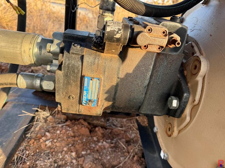 john-deere-4045hf285-image-10