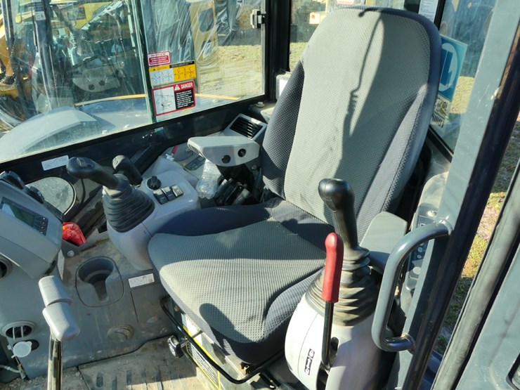 2020-deere-50g-image-16