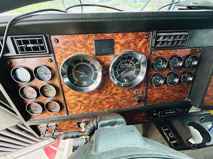 kenworth-t800-image-111