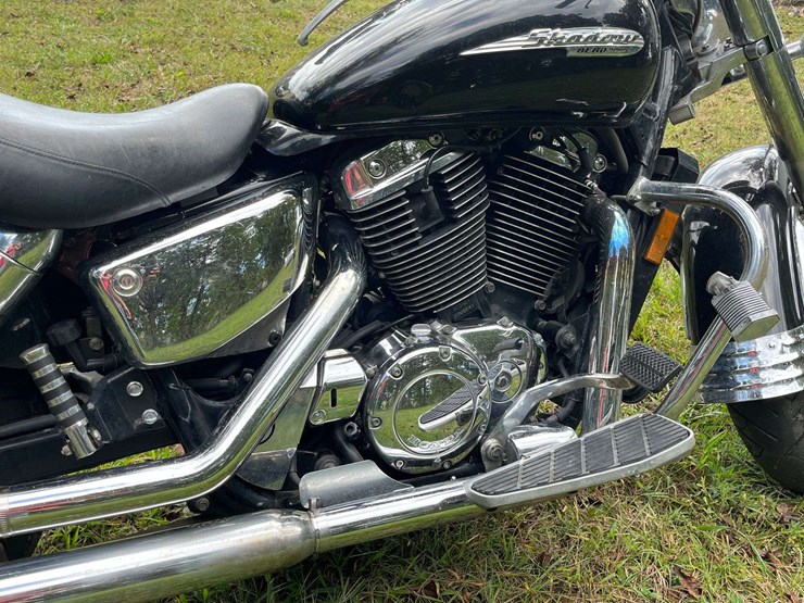 1998-honda-vt1100c3-shadow-aero-motorcycle-image-7