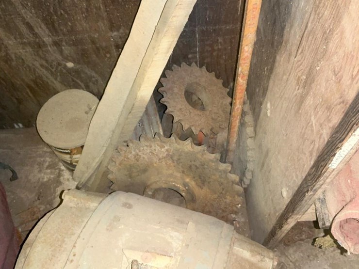 #764-•-electric-motor,-v-belts,-and-assorted-parts-image-8