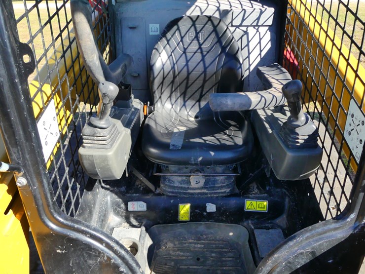 2022-caterpillar-259d3-image-13