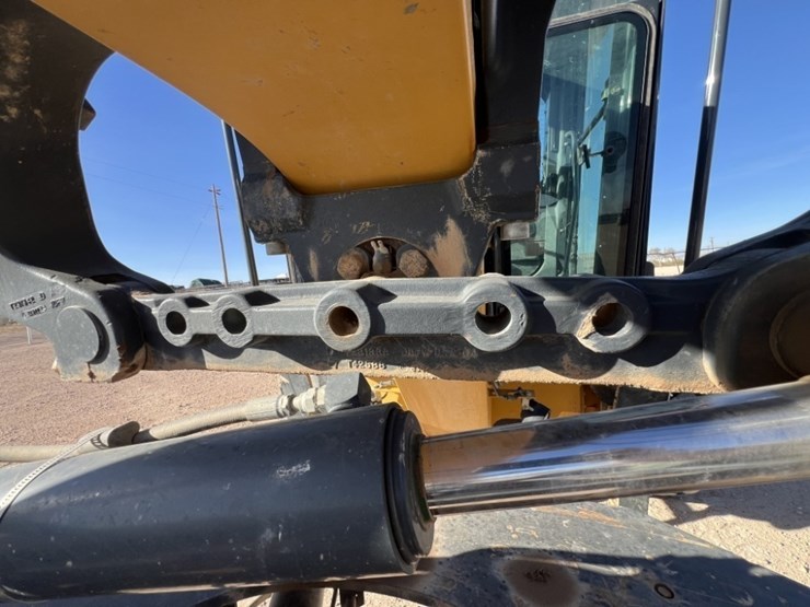 2018-deere-872gp-image-17