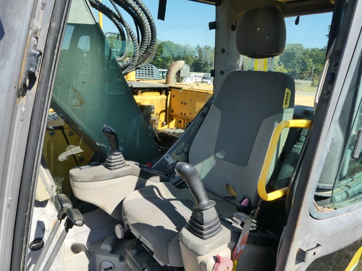 volvo-ecr235cl-image-15