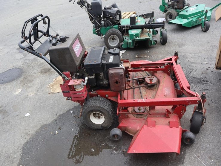 toro-walk-behind-mower-image-1