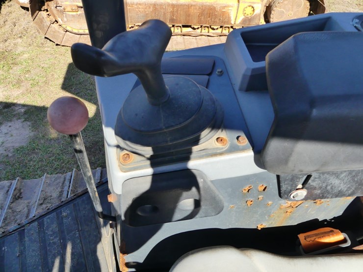 2019-deere-550k-image-13